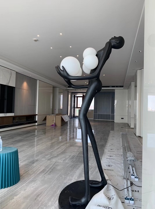 Светильник торшер-маникен DZN-11376 ЧЕРНЫЙ ` D800*420/H1800/6/E27/20W MANIKIN 24-12 VST