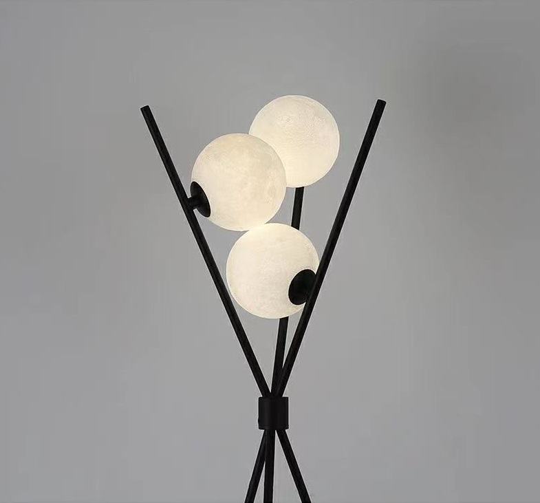 Светильник настольная лампа DZN-10985 ЧЕРНЫЙ ` D260/H650/3/G9/15W GRAPE